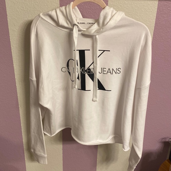 🌾Calvin Klein Crop Sweatshirt🍃 - Picture 2 of 7